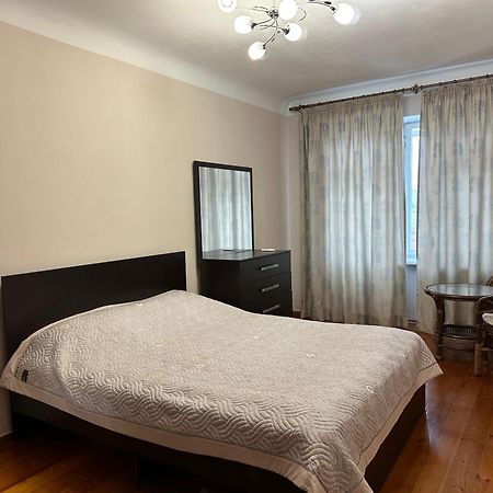 Cosy flat in the city center Apartman Biskek Kültér fotó